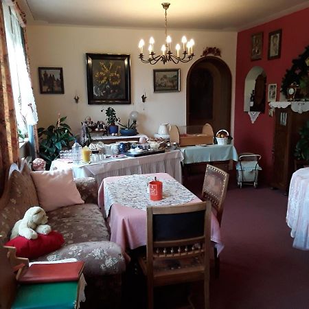 Gaestehaus "Gisela" Im Fuerstlichen Fischhaus Schillingsfuerst Luaran gambar