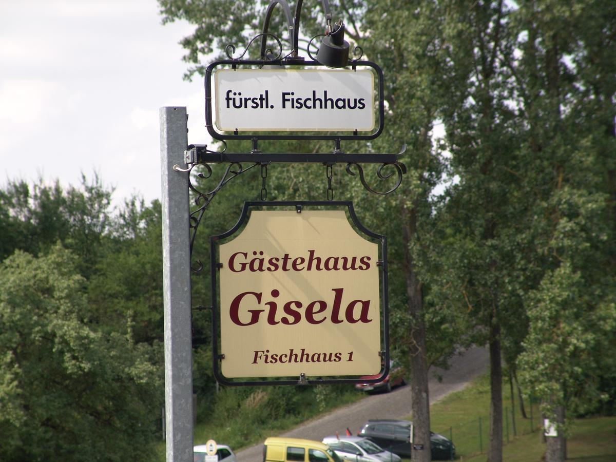 Gaestehaus "Gisela" Im Fuerstlichen Fischhaus Schillingsfuerst Luaran gambar