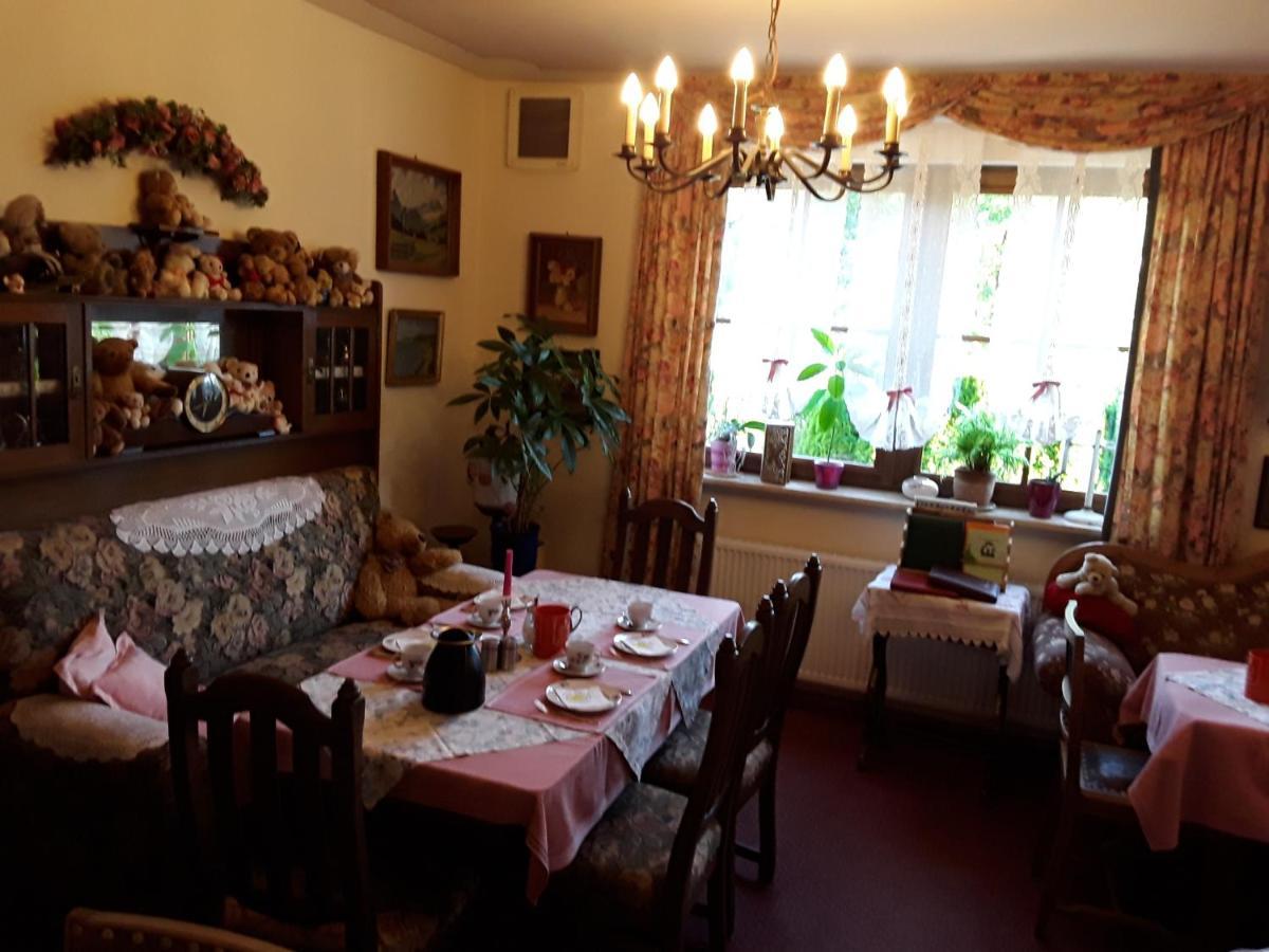 Gaestehaus "Gisela" Im Fuerstlichen Fischhaus Schillingsfuerst Luaran gambar