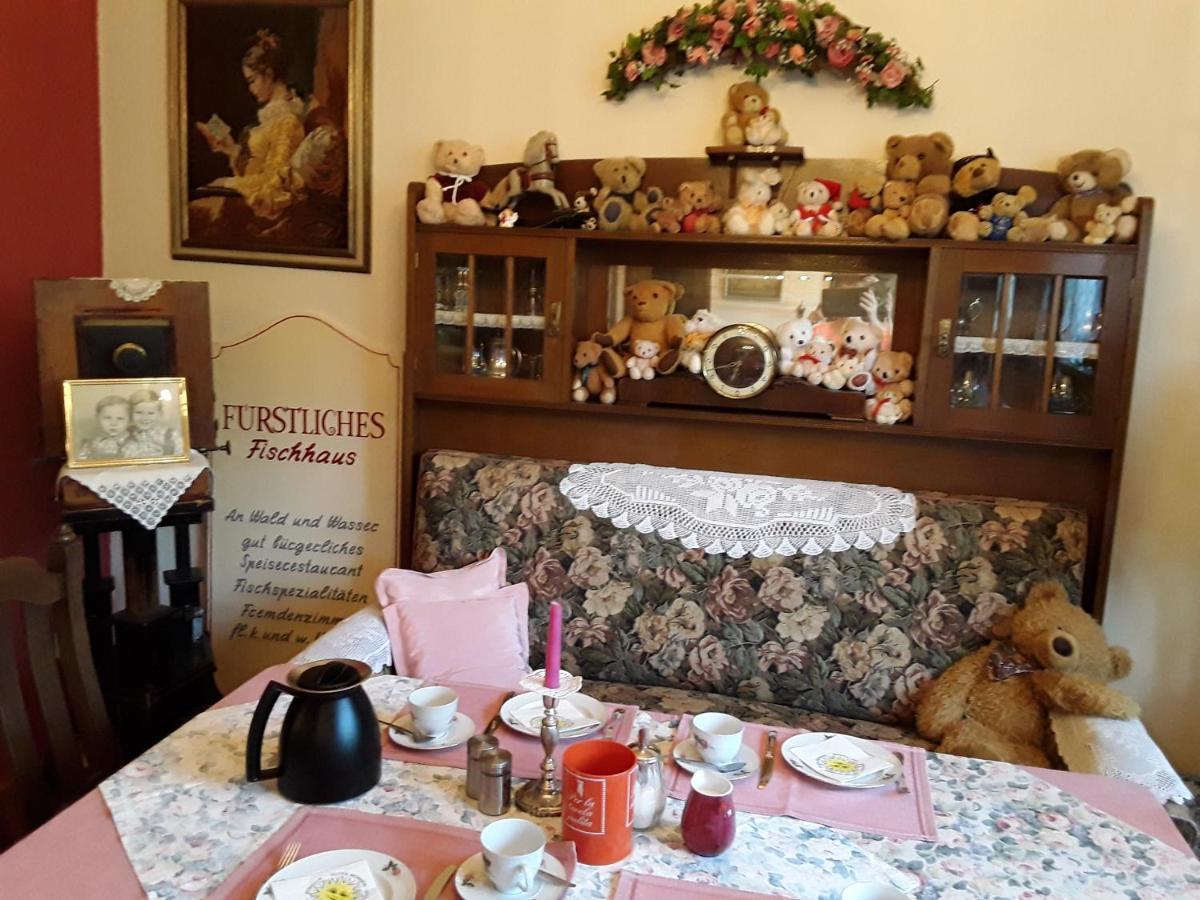 Gaestehaus "Gisela" Im Fuerstlichen Fischhaus Schillingsfuerst Luaran gambar